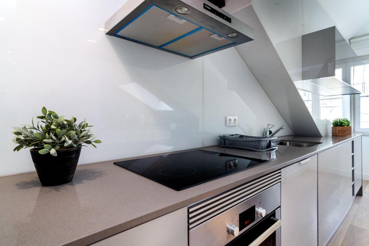 Whome | Madalena Downtown Luxury Duplex * Lisbona